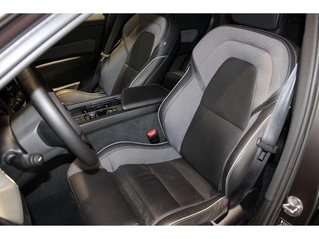 VOLVO XC60 B4 (d) AWD Geartronic R-design