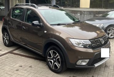 DACIA SANDERO STEPWAY - 1.0 TCe 100CV ECO-G 15th ANNIVERSARY - BENZINA/GPL - KM 77.937 - ANCHE PER NEOPATENTATI