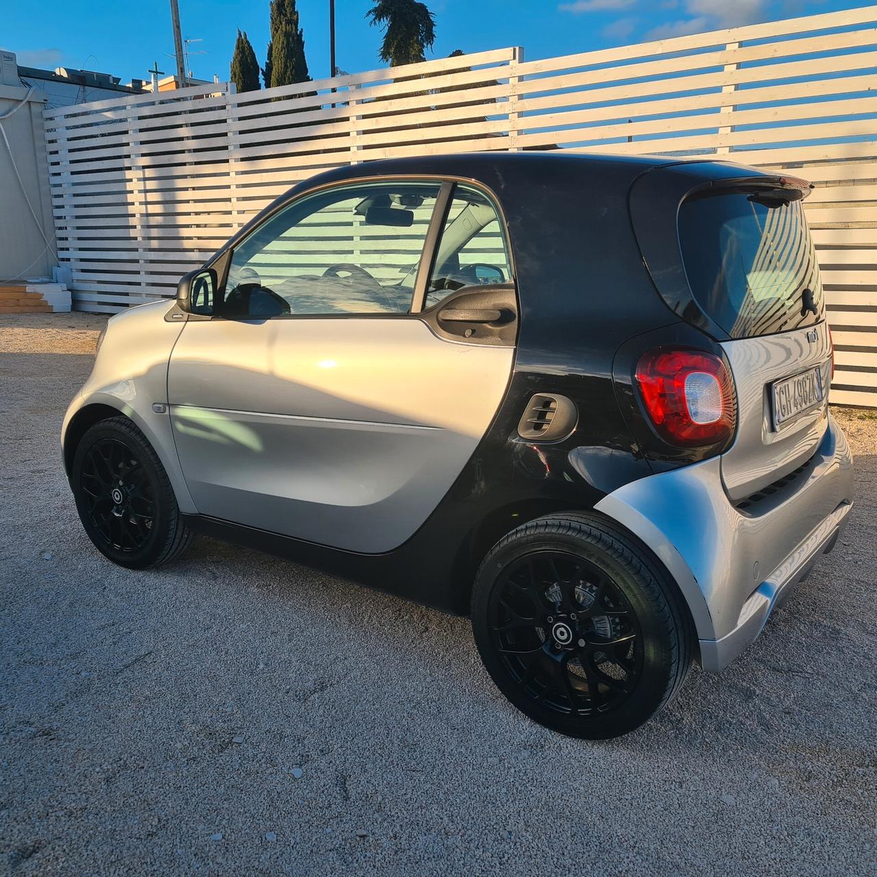 Smart ForTwo 70 1.0 Passion LED NAVI TETTO PANORAMICO FULL FULL SCONTO FINANZIAMENTO 1000 EURO