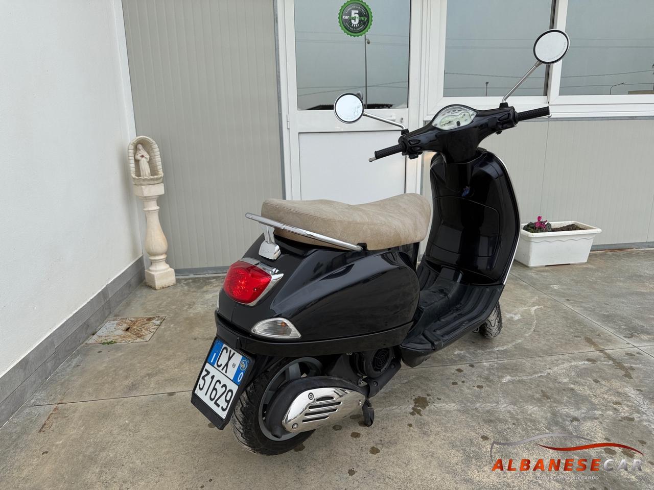 Piaggio Vespa 125 LX
