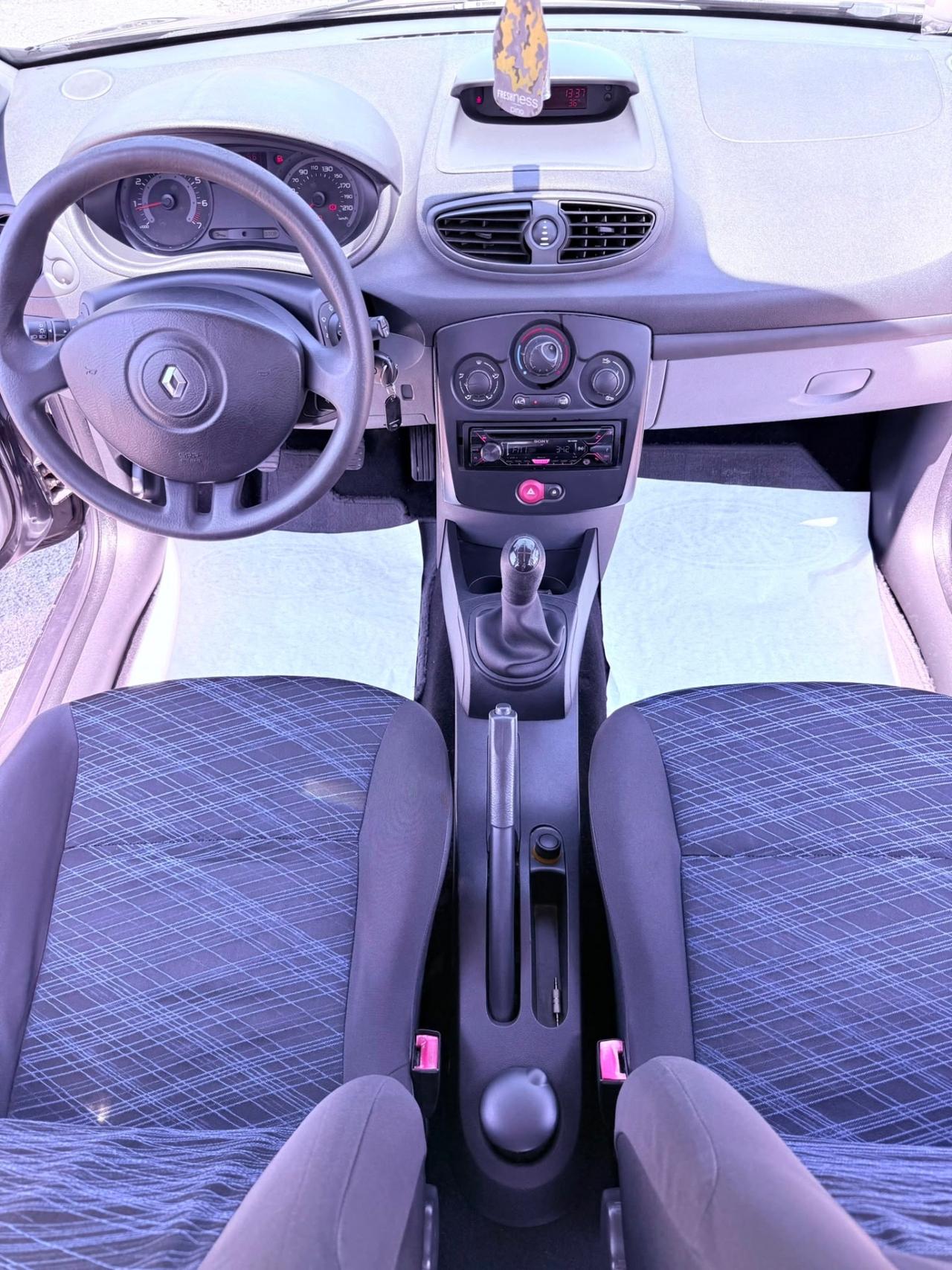 Renault Clio 1.2 benzina 5 porte Ok neopatentati