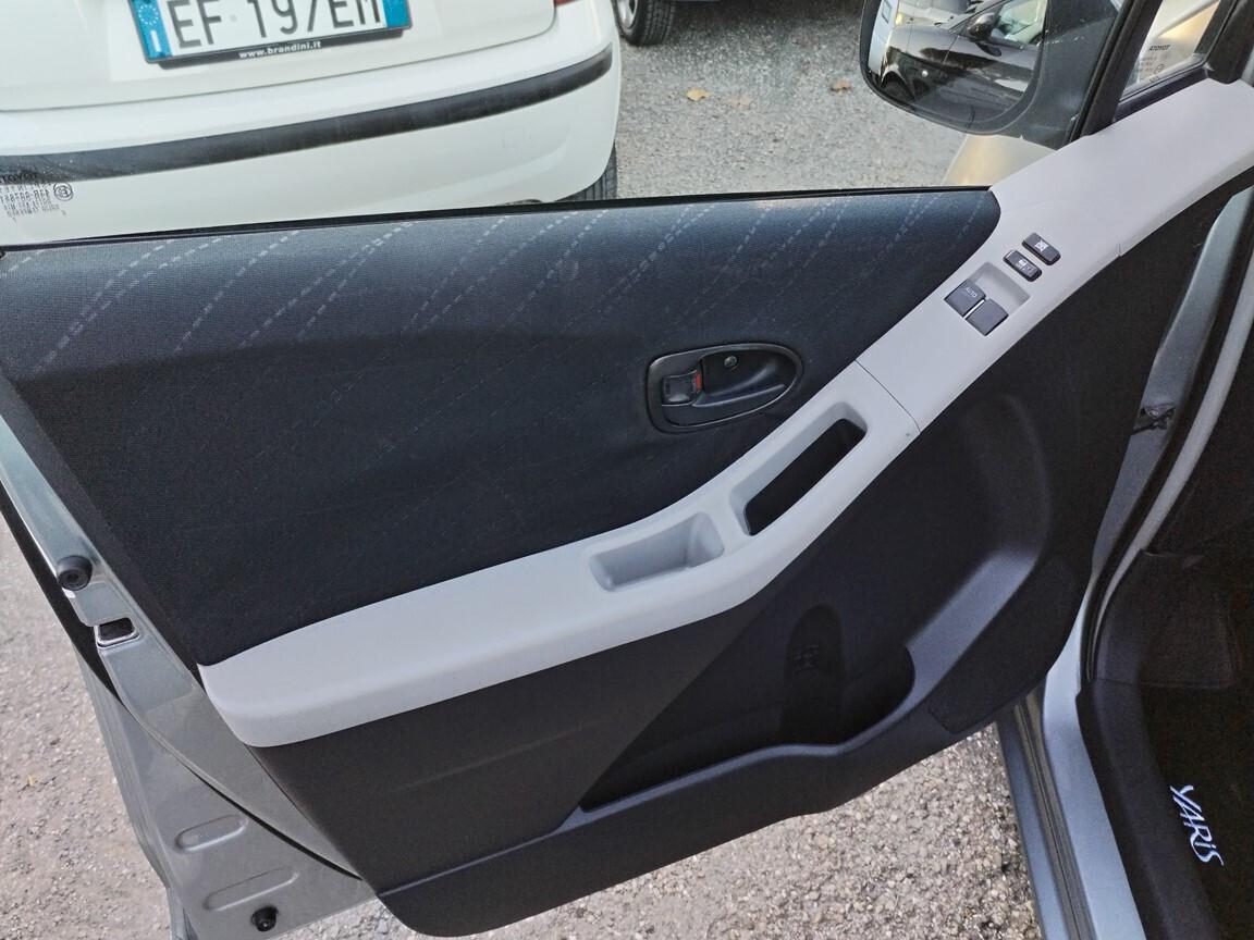 Toyota Yaris 1.0 5 porte 10/2007 km 140000 tagliando pre-consegna