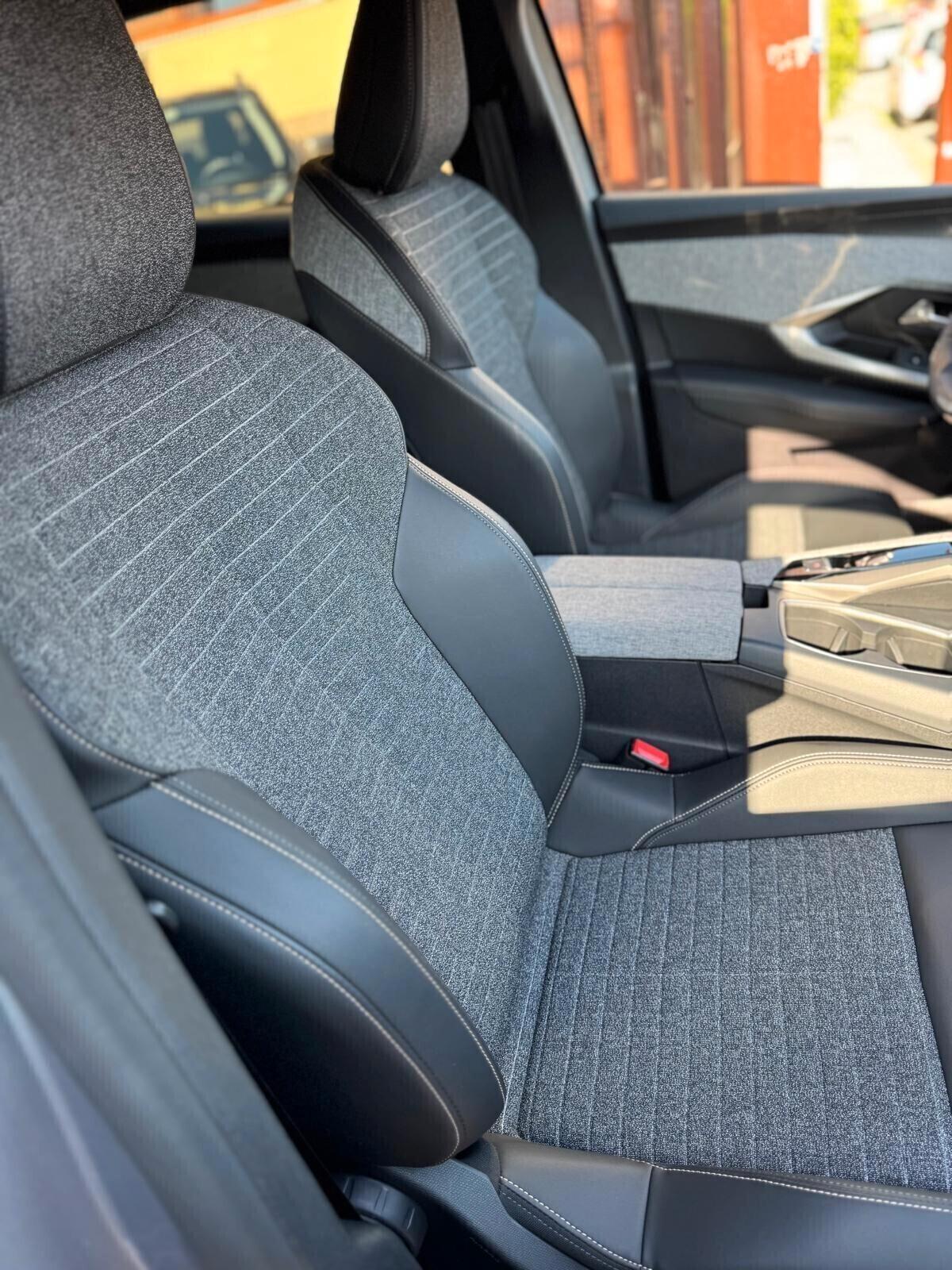 Peugeot 3008 Hybrid 136 e-DCS 6 Allure Pack