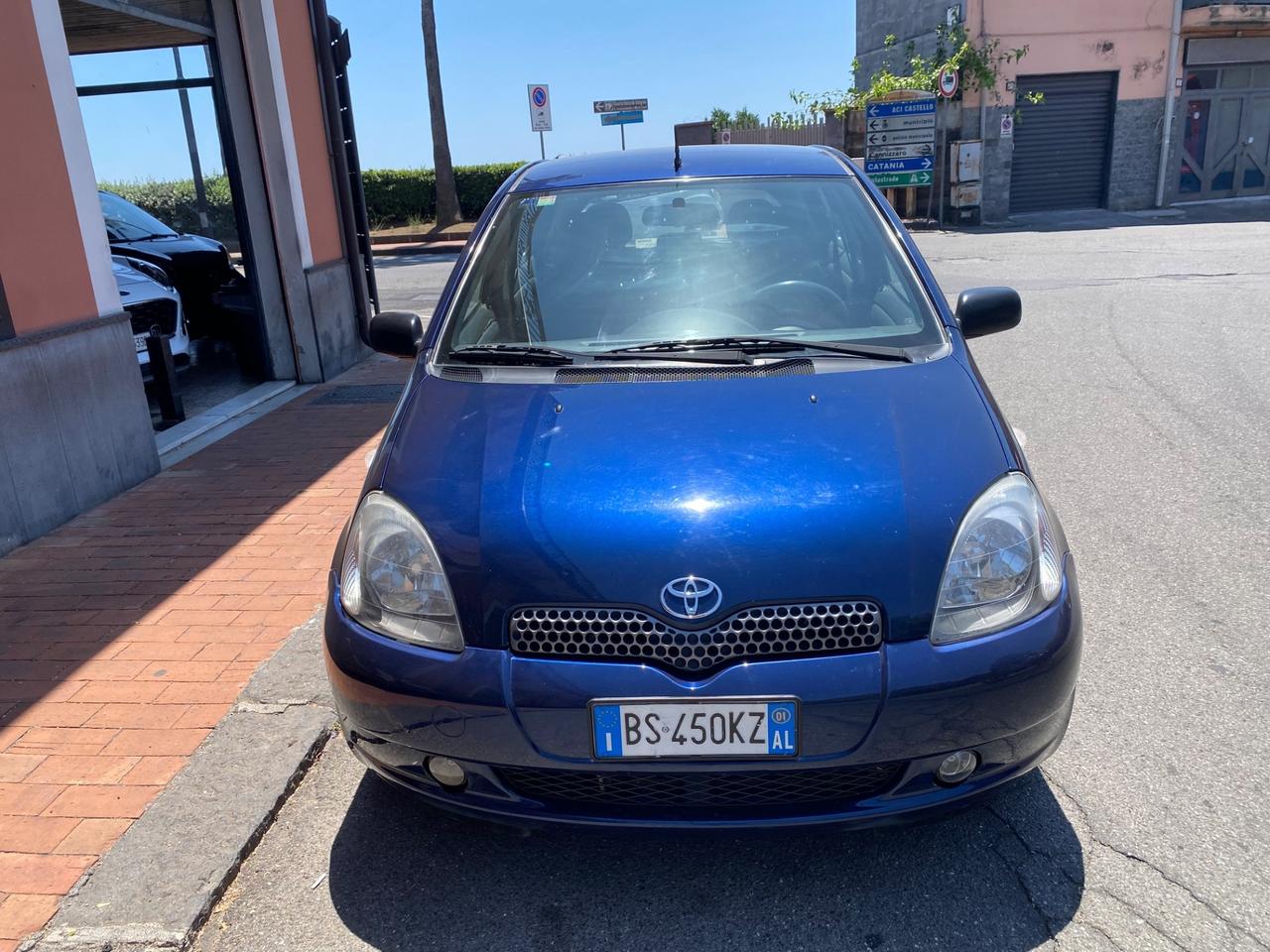Toyota Yaris 1.3i 16V cat 5 porte Luna