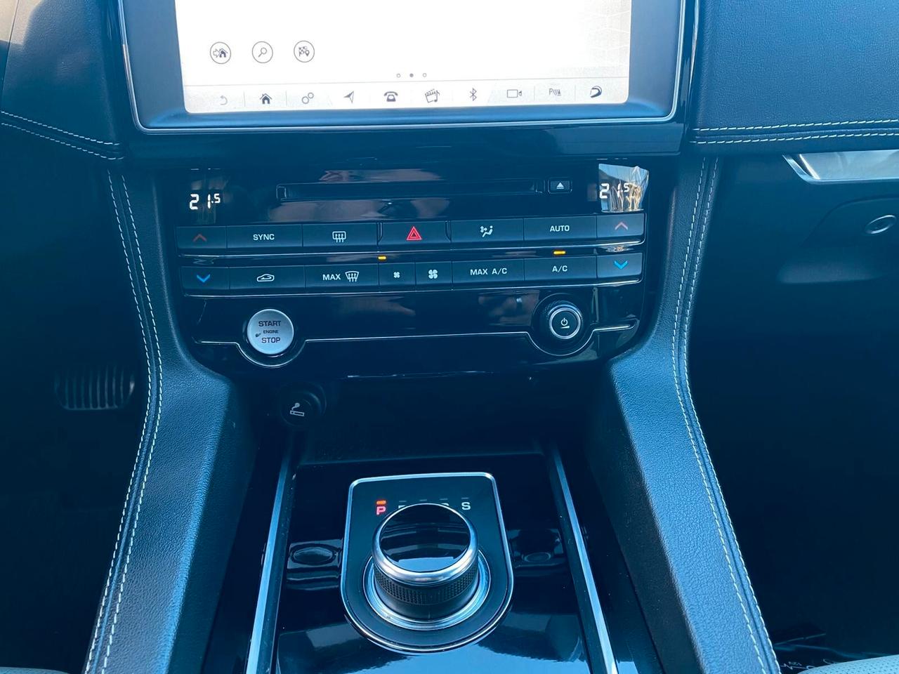 Jaguar F-Pace 2.0 D 180 CV AWD aut. R-Sport