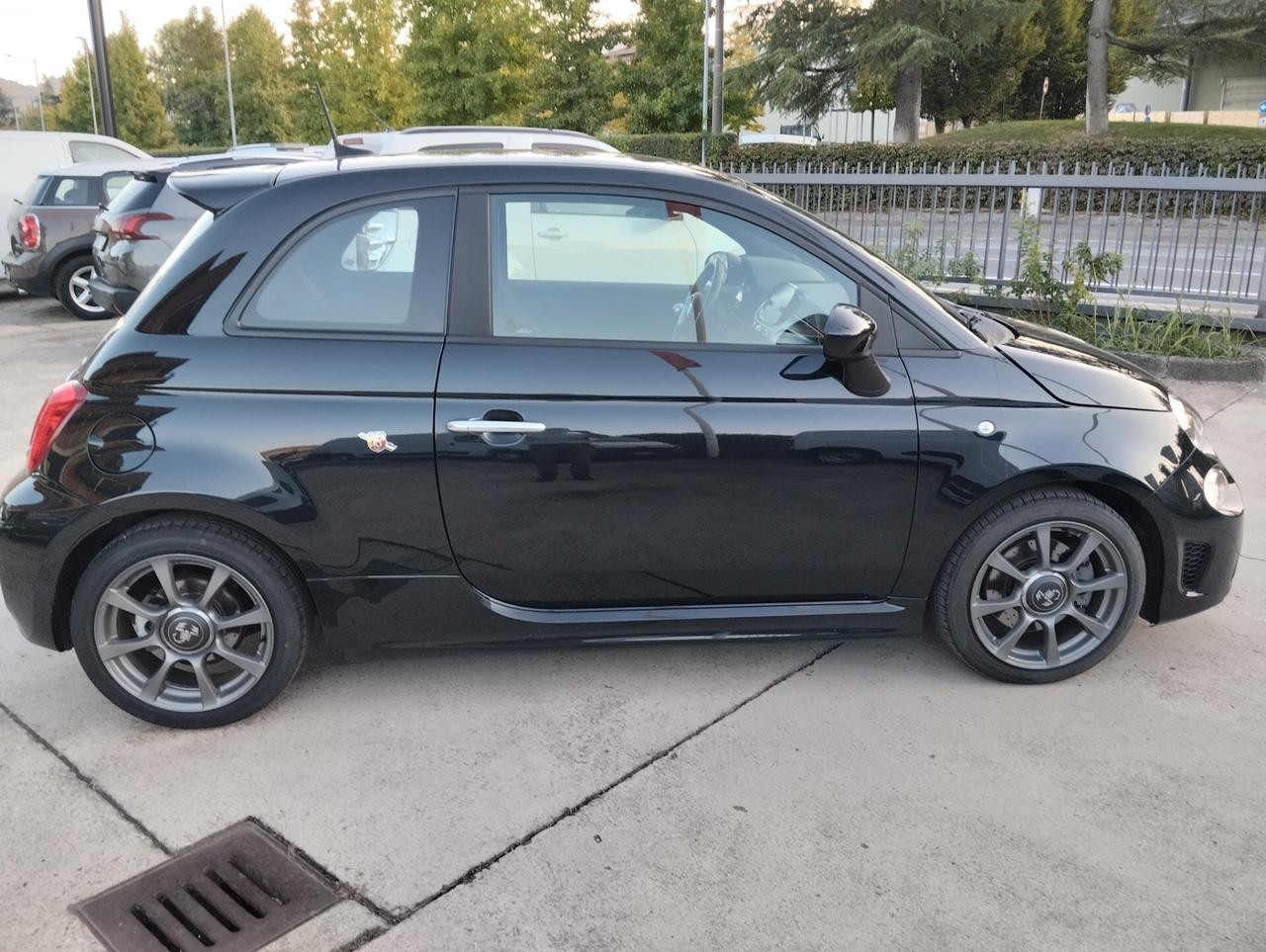 Abarth 595 1.4 Turbo T-Jet 165 CV