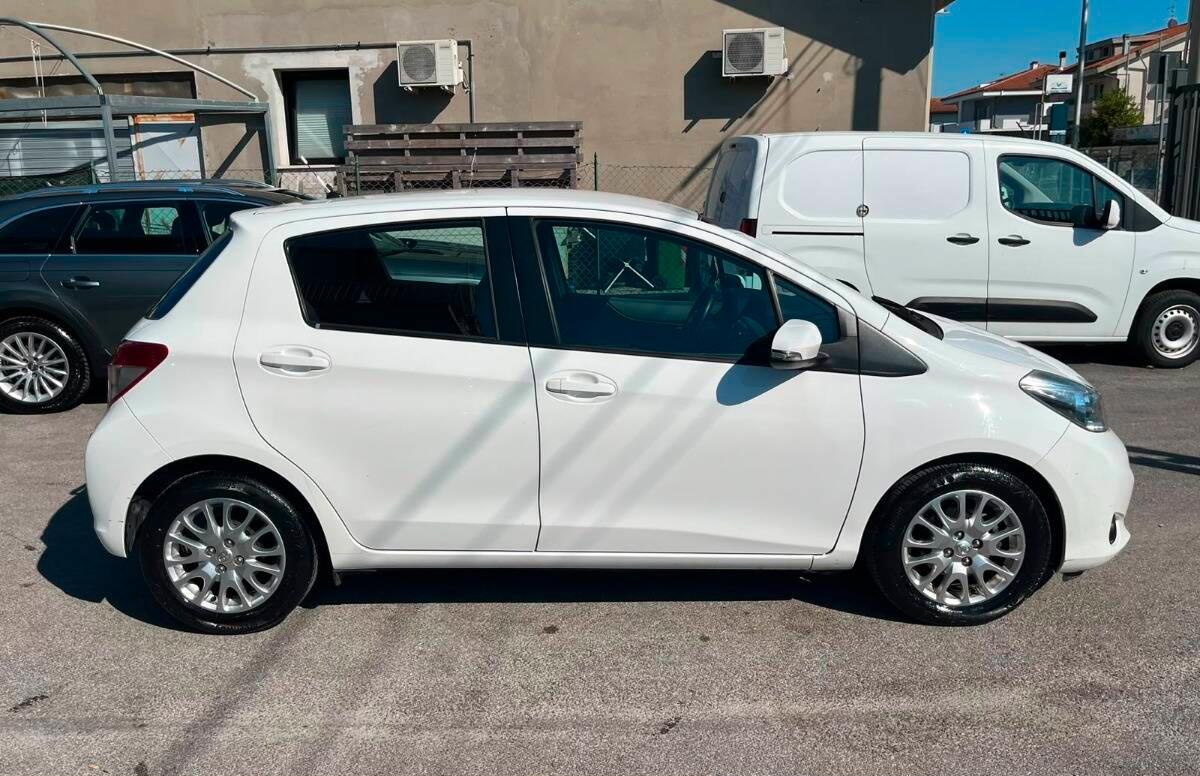 Toyota Yaris 1.4 d-4d Lounge s CL 5p