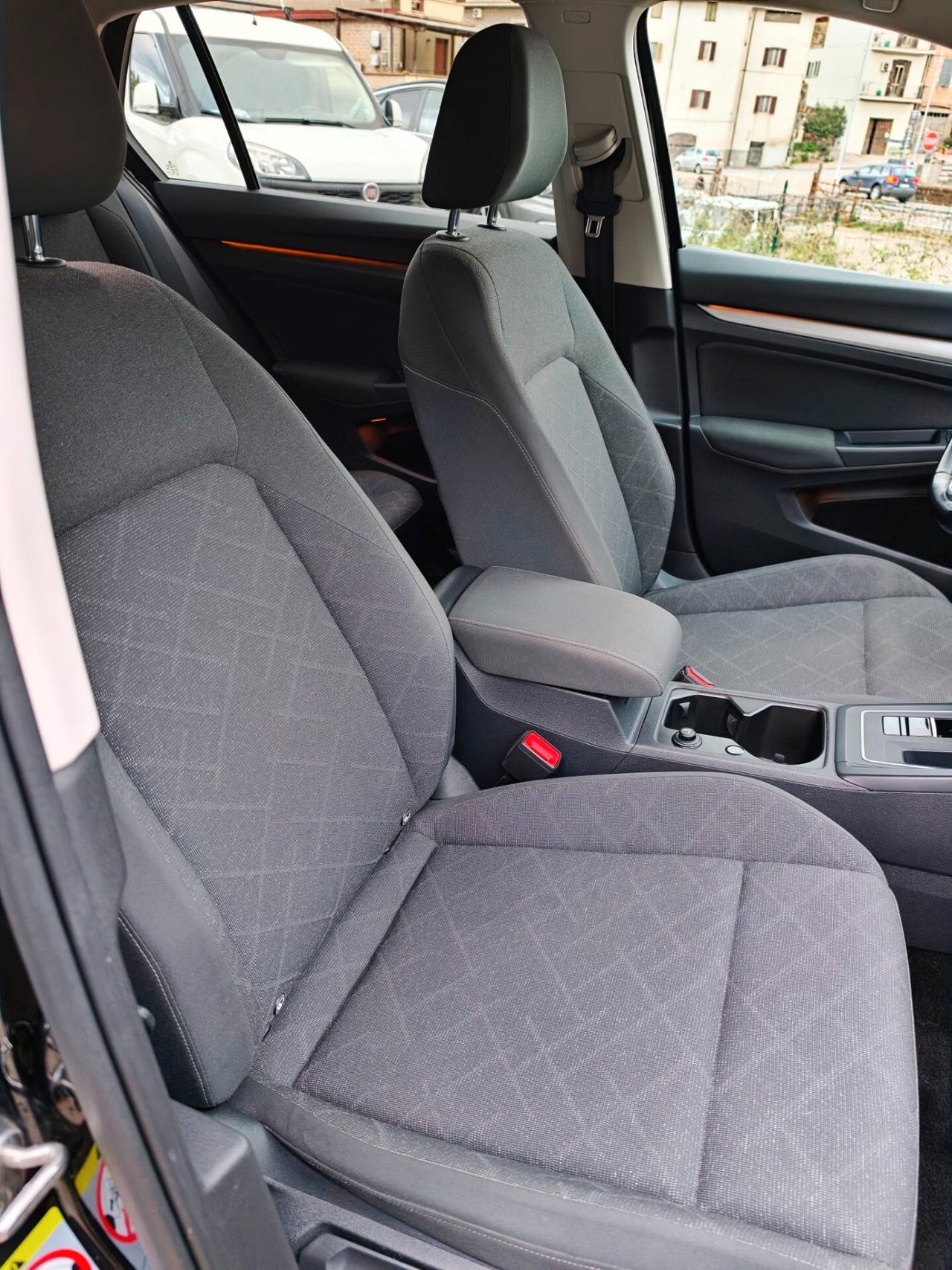 Volkswagen Golf 2.0 TDI 150 CV R-Line DSG