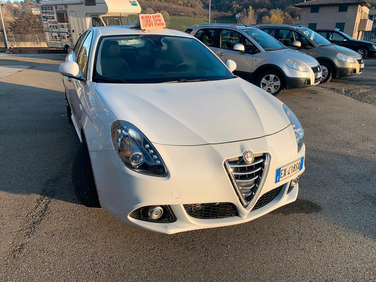 Alfa Romeo Giulietta tdi 1600 cc, molto bella , accessoriata, anno 2014, km 98000, tagliandata, neo patentati