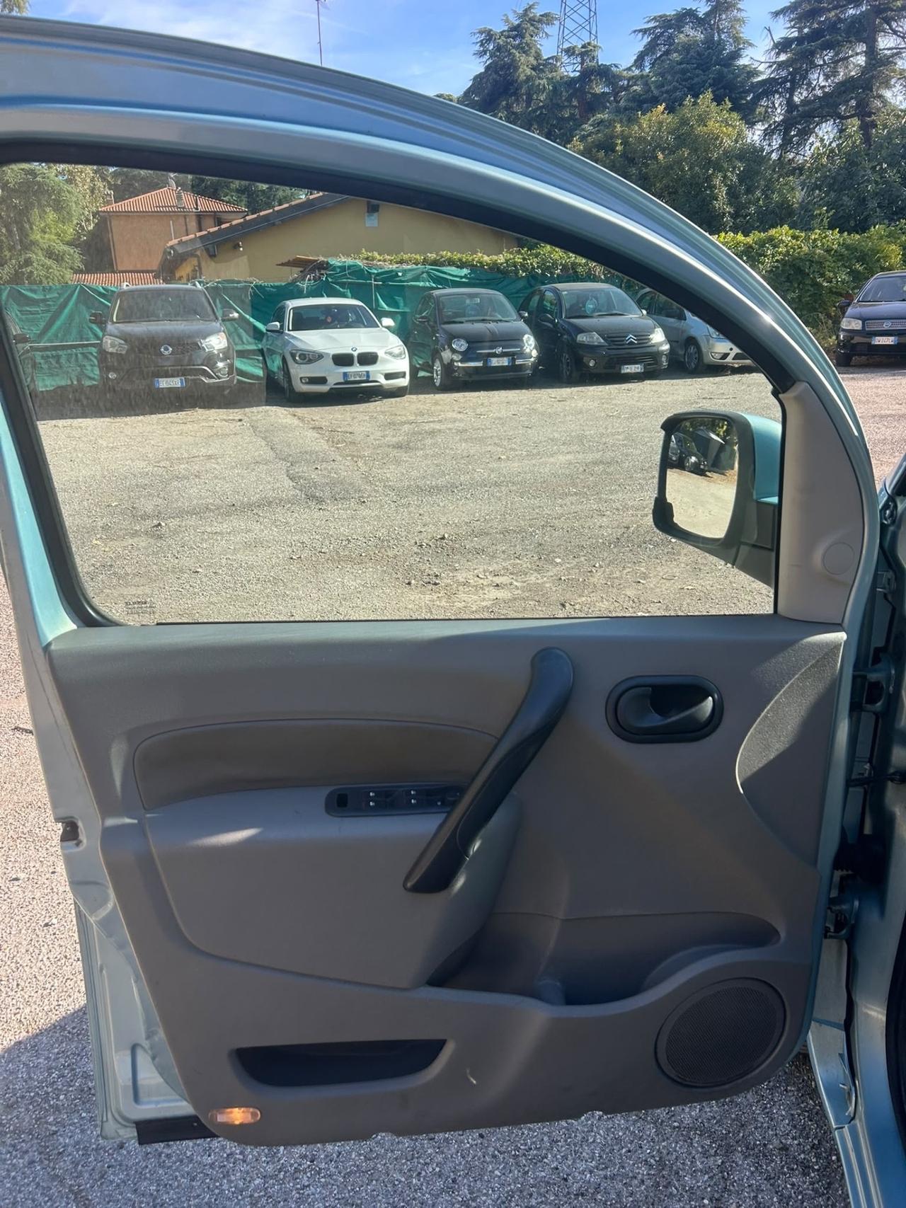 Renault Kangoo 1.6 cc Benzina/GPL 80.000 km GPL 2032