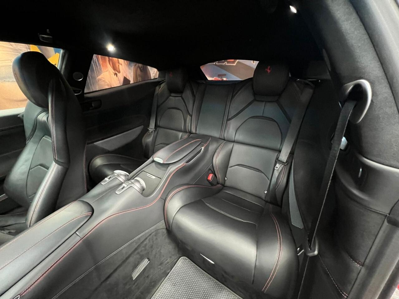 Ferrari GTC4 Lusso 3.9 T dct (296)