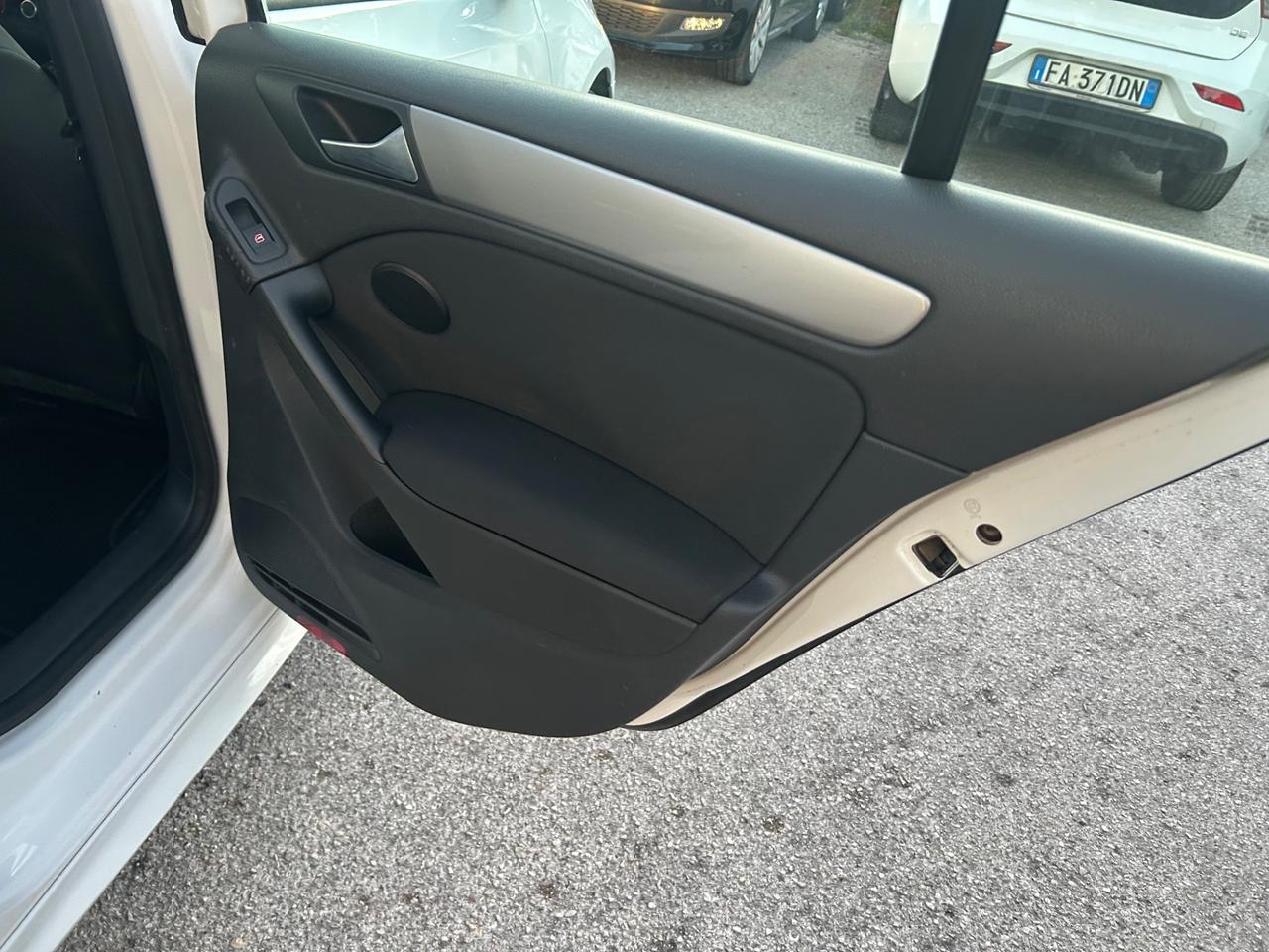 Volkswagen Golf 1.6 TDI DPF