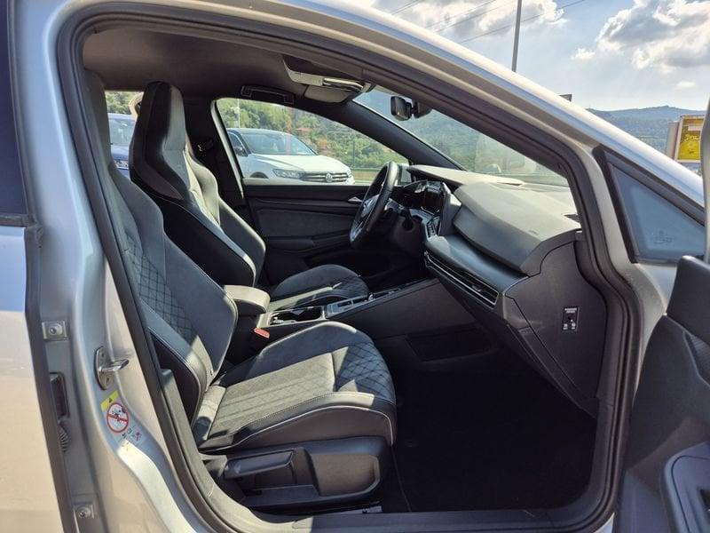 Volkswagen Golf 2.0 tdi R-Line 150cv dsg