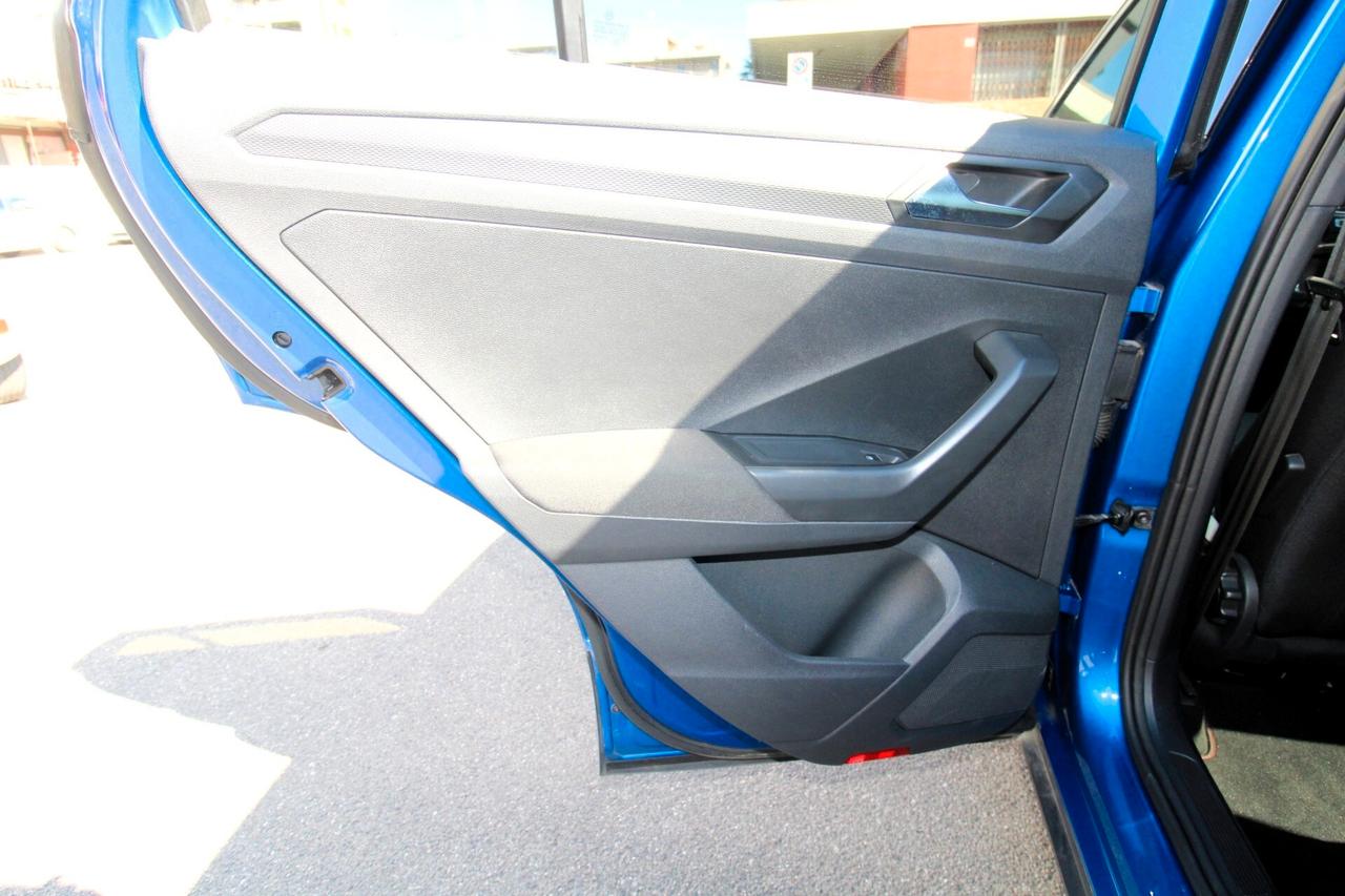 Volkswagen T ROC R LINE PLUS