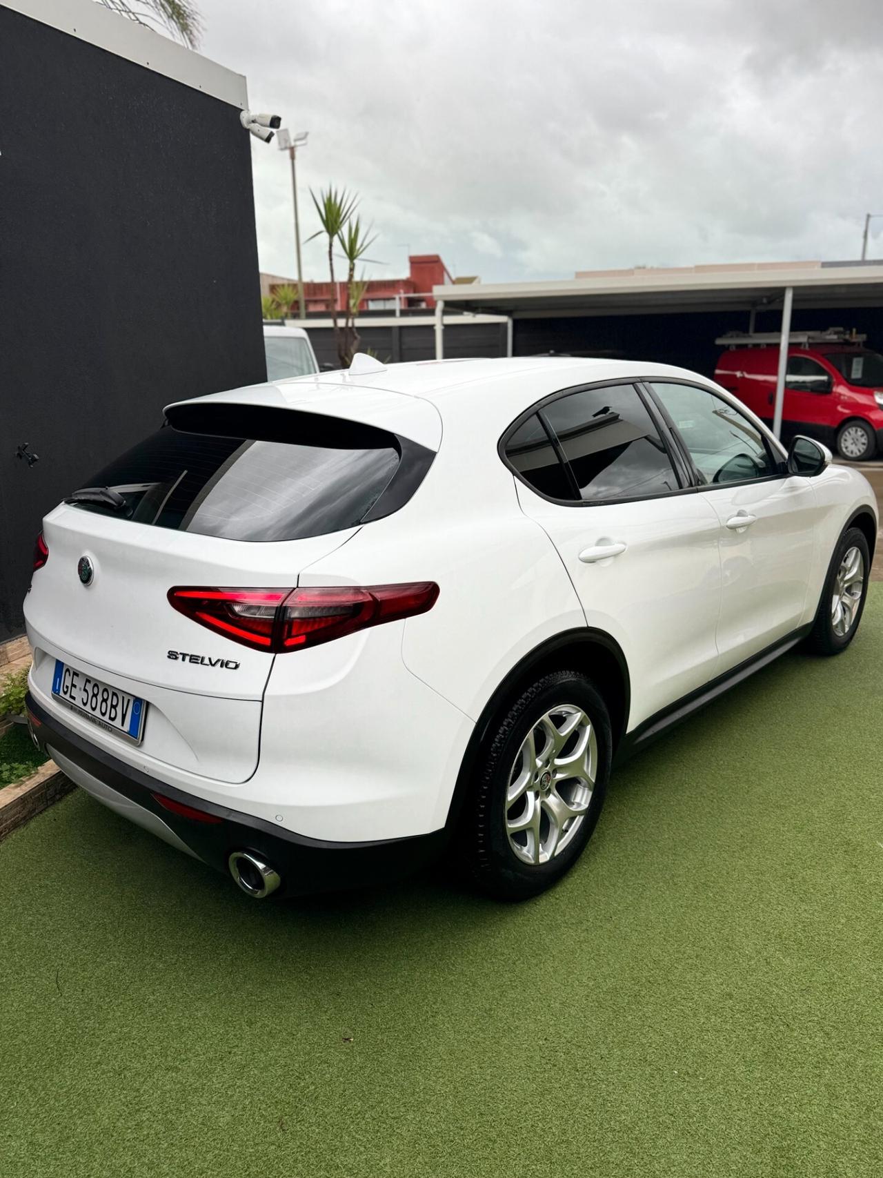 Alfa Romeo Stelvio 2.2 Turbodiesel 190 CV AT8 Q4 Business