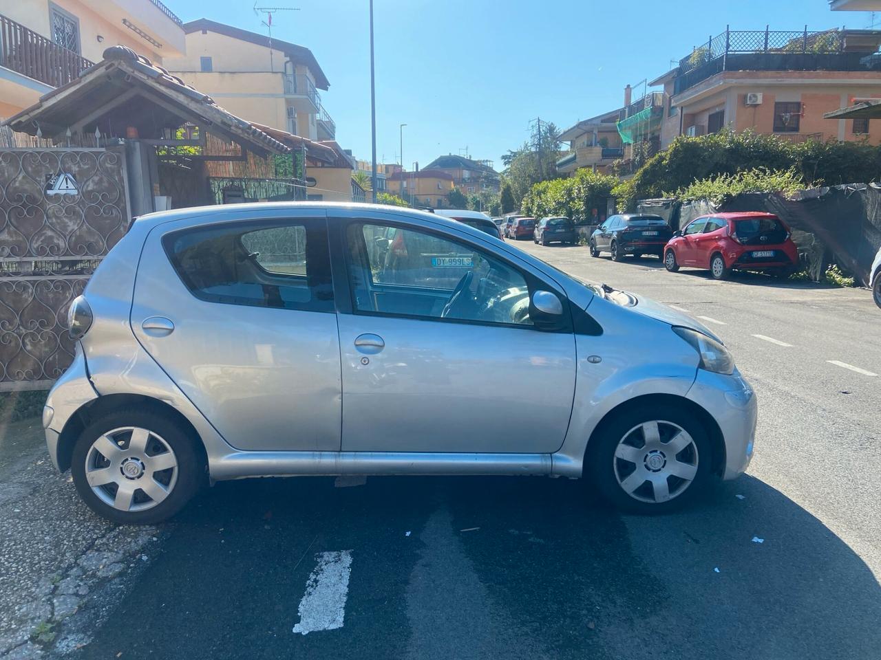Toyota Aygo 1.0 12V VVT-i 5 porte Orange Connect MMT