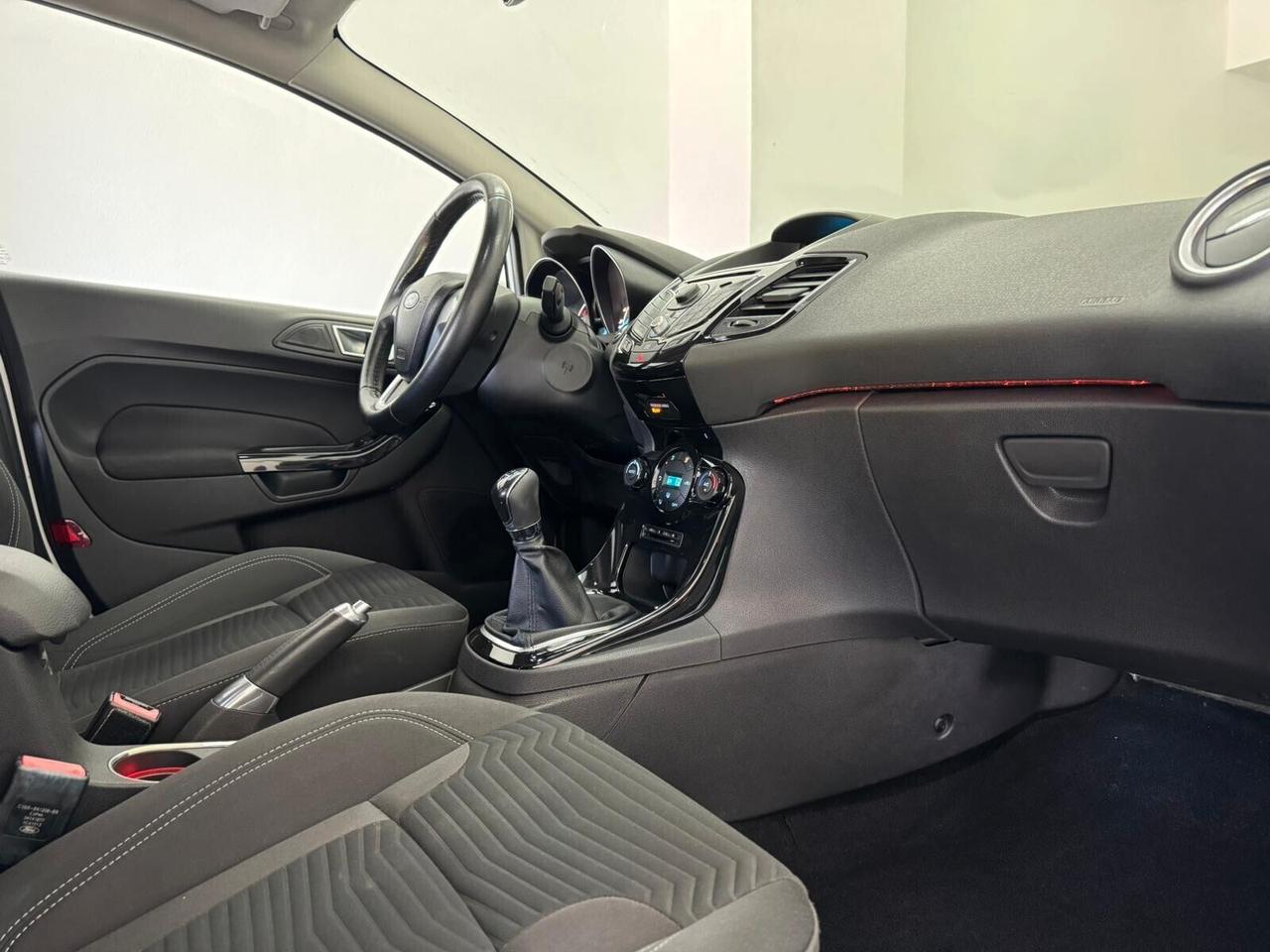 Ford Fiesta 1.5 TDCi 75CV 5 porte Titanium