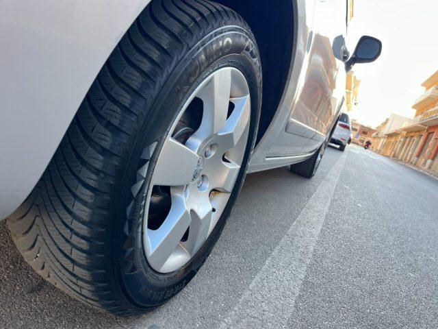 PEUGEOT 5008 2.0 HDi 150CV Business