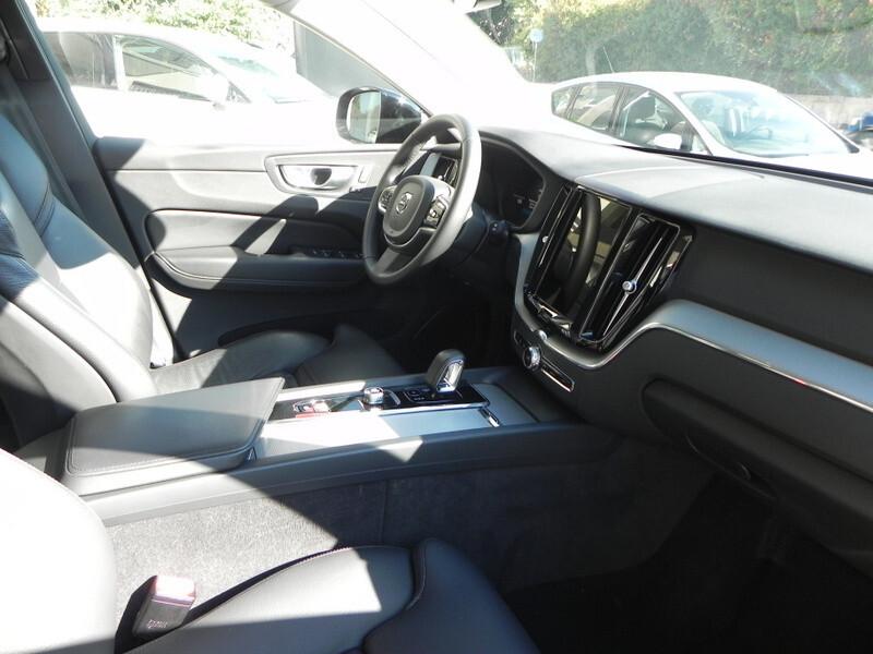 Volvo XC 60 XC60 B4 (d) automatico Plus Dark