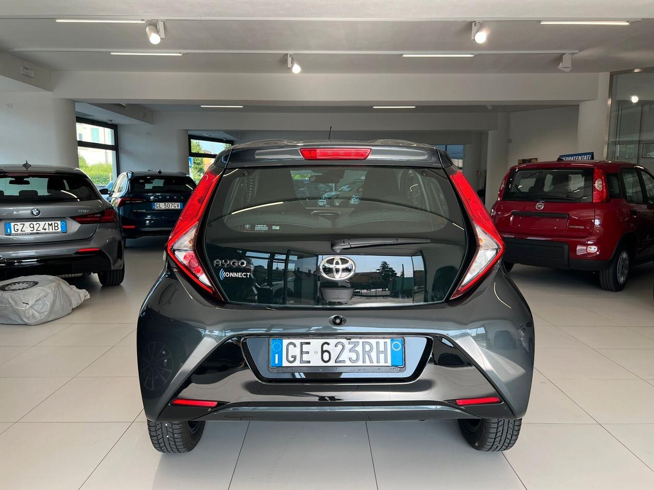 Toyota Aygo Connect 1.0 VVT-i 72 CV 5 porte x-fun