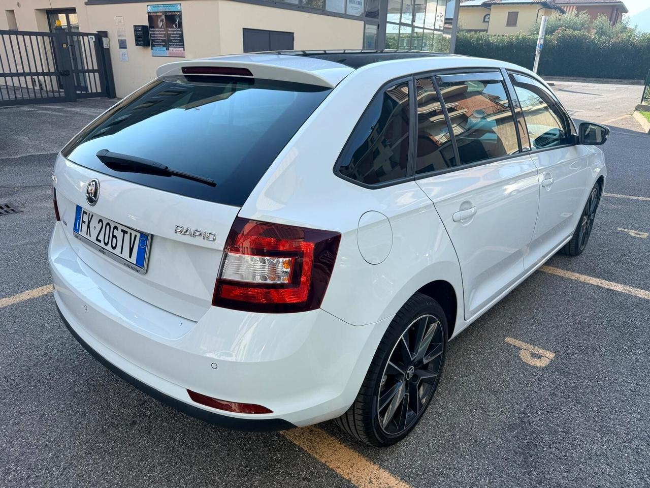 Skoda Rapid Spaceback 1.6 TDI 115 CV Design Edition