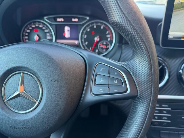 MERCEDES-BENZ GLA 180 PACK NIGHT+NAVI+FULL LED+R.CAM+PORT.ELETTRICO