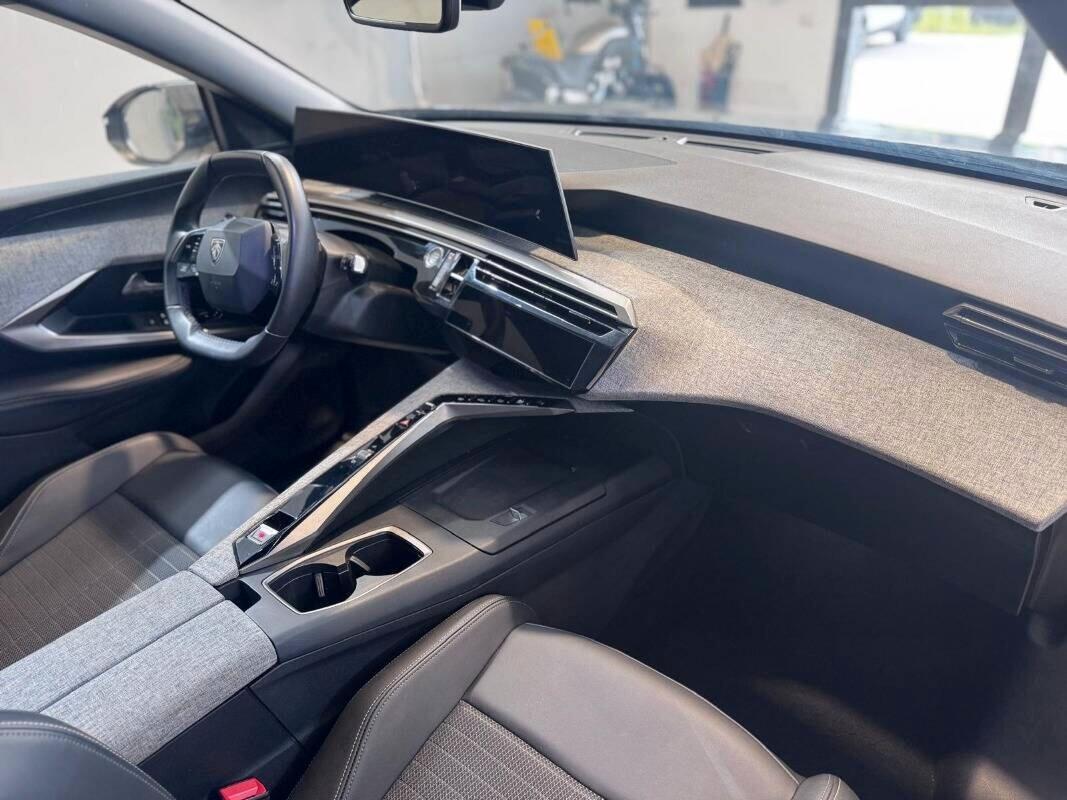 Peugeot 3008 Hybrid 136 e-DCS6 Allure