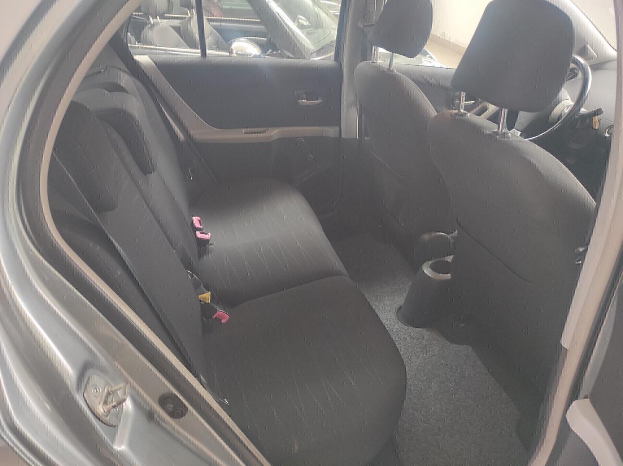 Toyota Yaris 1.0 5 porte Sol