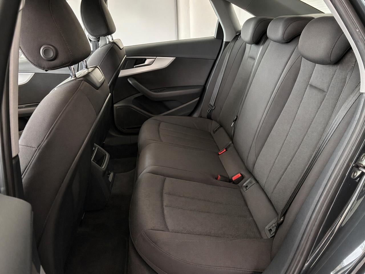 Audi A4 2.0 TDI 150 CV S tronic Business