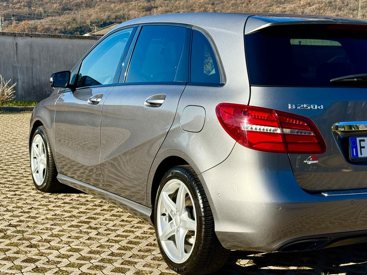 Mercedes B 200 d 136cv Motore 2.200cmc Mercedes