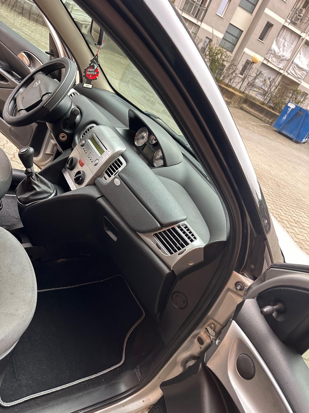 Lancia Ypsilon 1.2 Argento