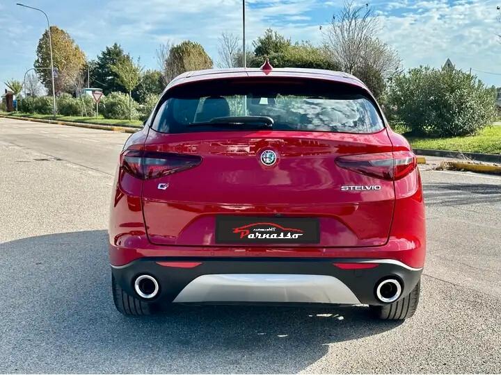 Alfa Romeo Stelvio 2.2 Turbodiesel 210 CV AT8 Q4 Executive