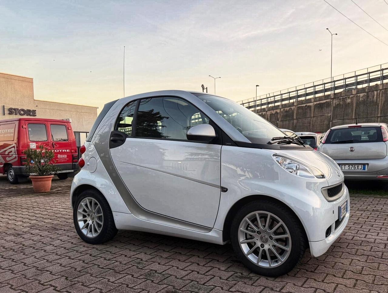 Smart ForTwo 800 40 kW coupé pure cdi OK NEOPATENTATI