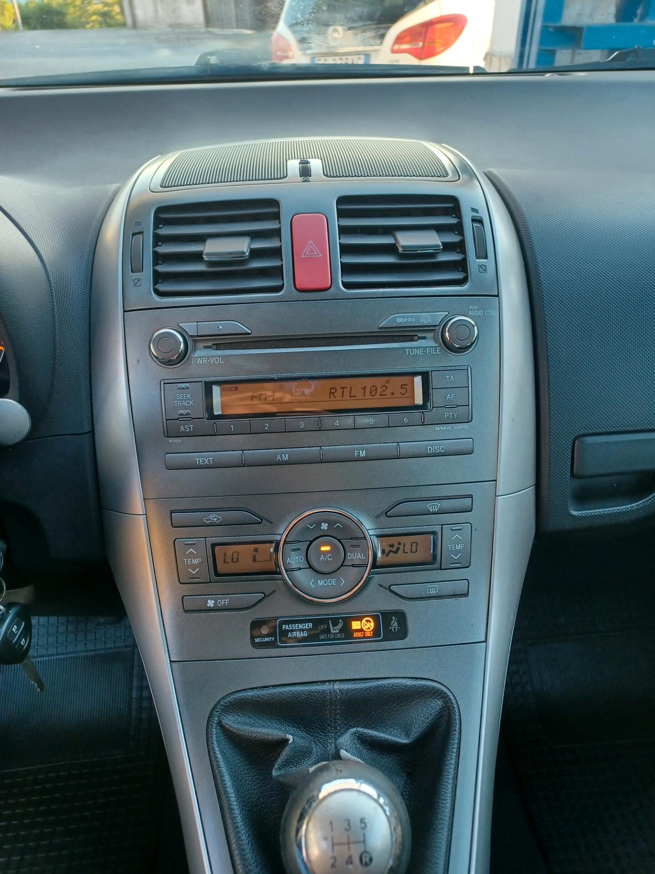 Toyota Auris 1.4 D-4D 5 porte Sol PERFETTA