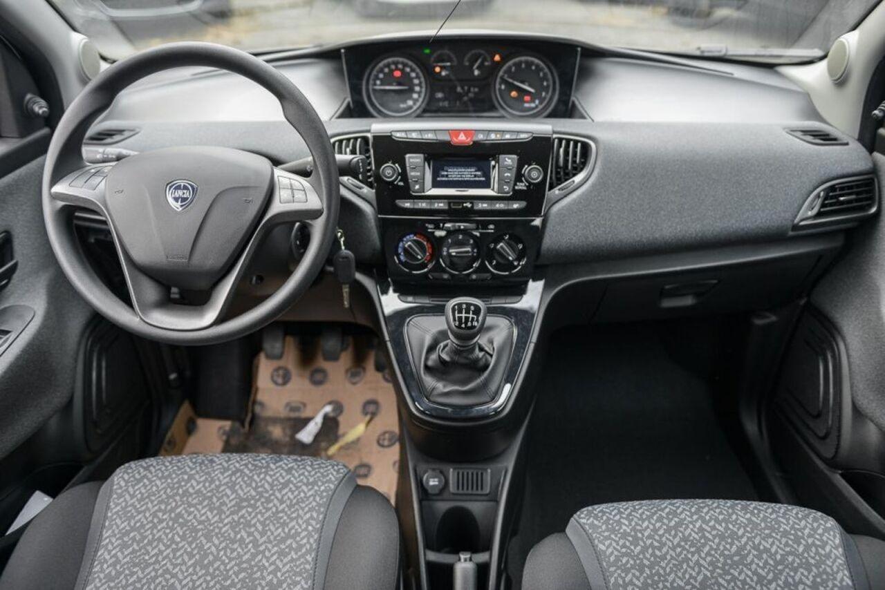 LANCIA Ypsilon III 2021 - Ypsilon 1.0 firefly hybrid Silver s&s 70cv