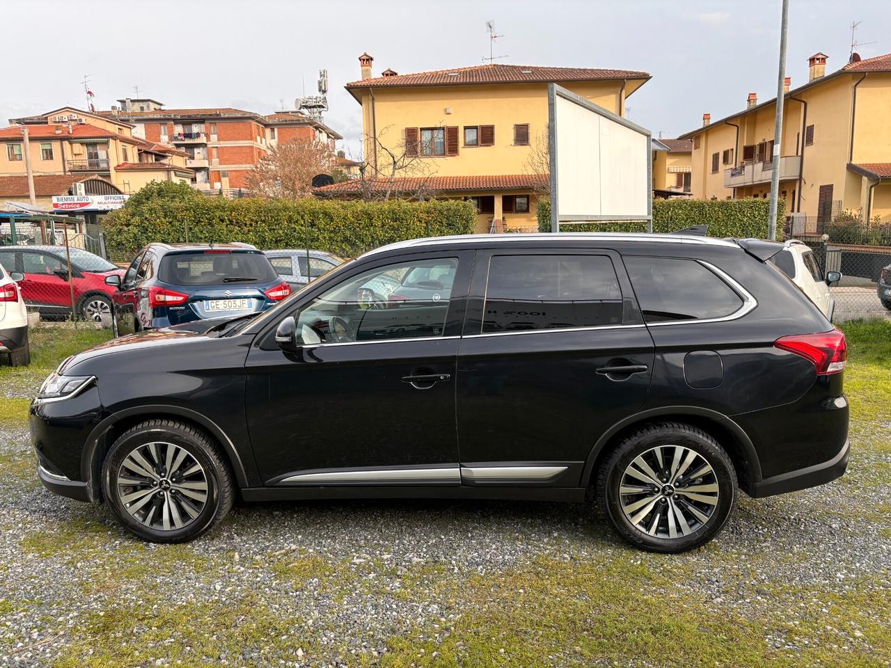 Mitsubishi Outlander 2.0 4WD GPL Bi-fuel CVT Instyle SDA 7 posti