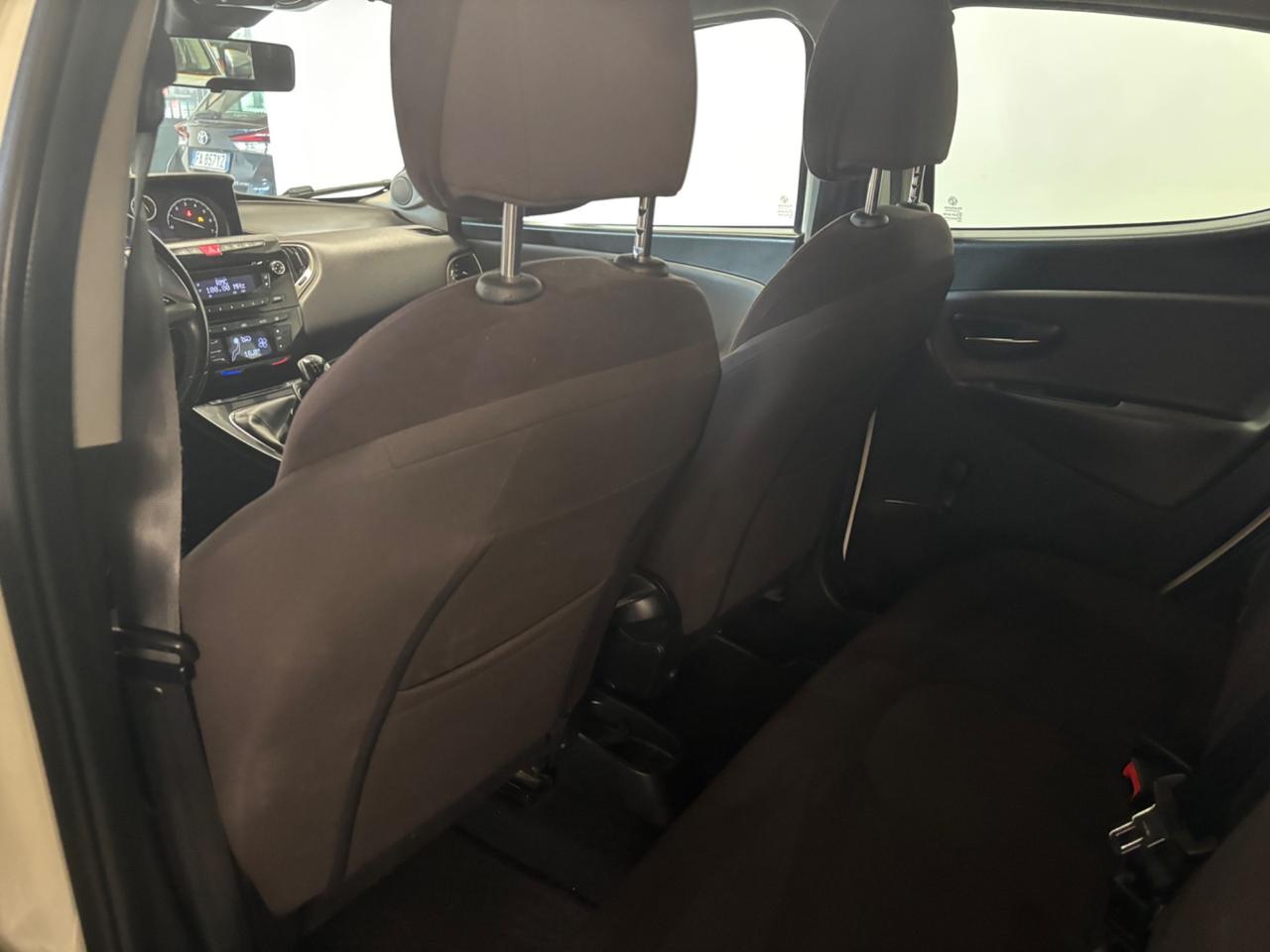 Lancia Ypsilon 1.2 BENZINA 69 CV Platinum |OK NEOPATENTATI |