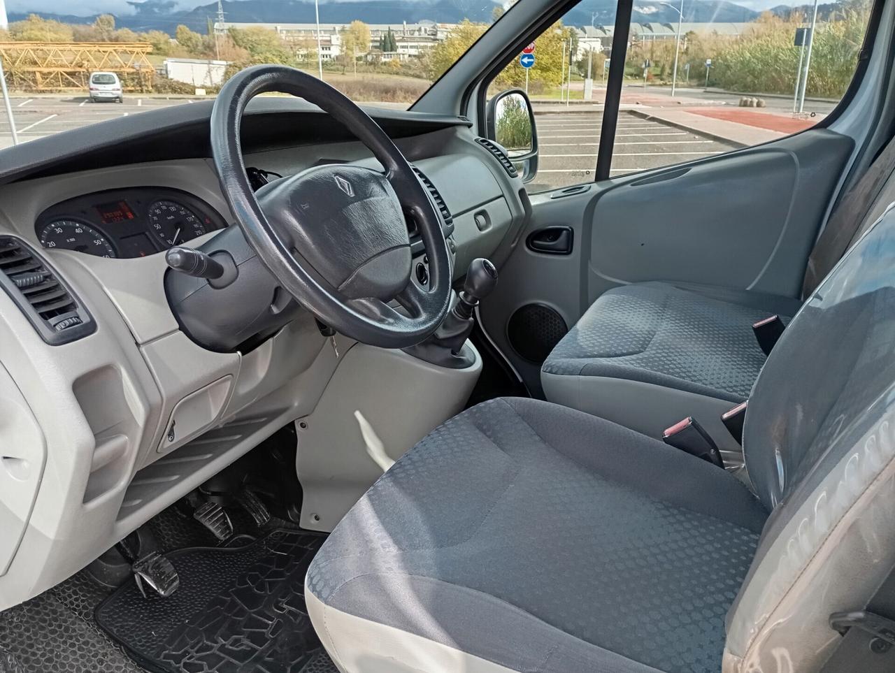 Renault Trafic T29 2.0 dCi/115 PL-TA Furgone