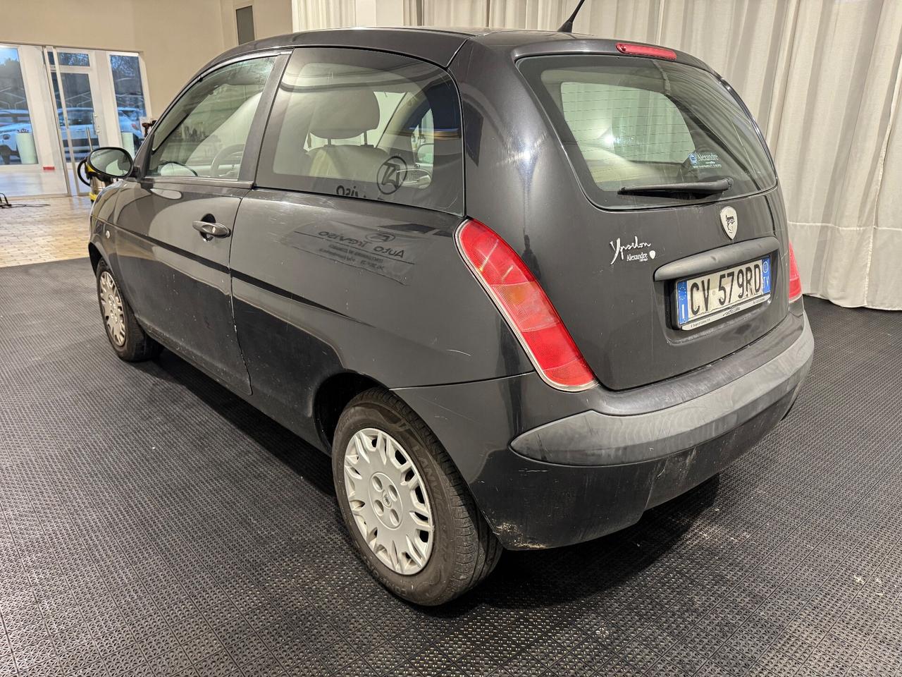 Lancia Ypsilon 1.2 16V Argento