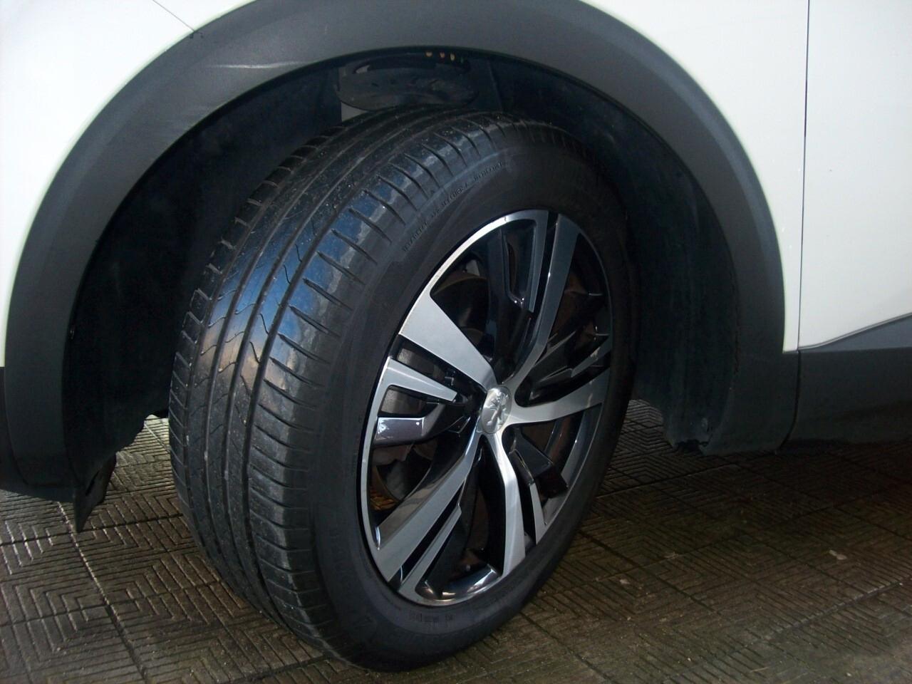 Peugeot 3008 1.5 BlueHDi 130CV EAT8 Allure