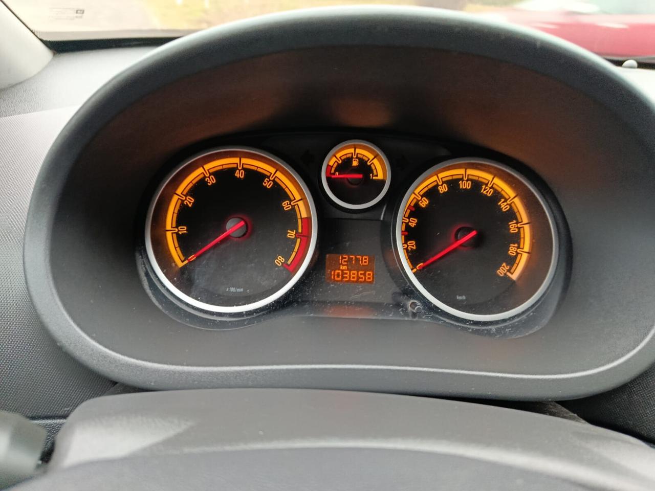 Opel Corsa 1.2 5 porte Club