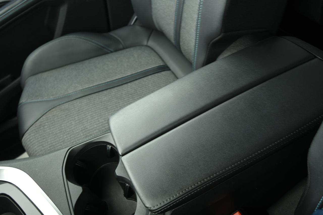 PEUGEOT 5008 1.5 bluehdi Allure Pack s&s 130cv eat8 7p.ti. CAMERA+APP CONNECT