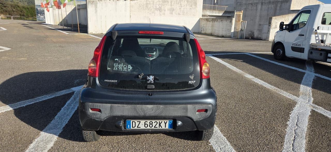 Peugeot 107 1.0 68CV 3p. Sweet Years Allure cambio automatico