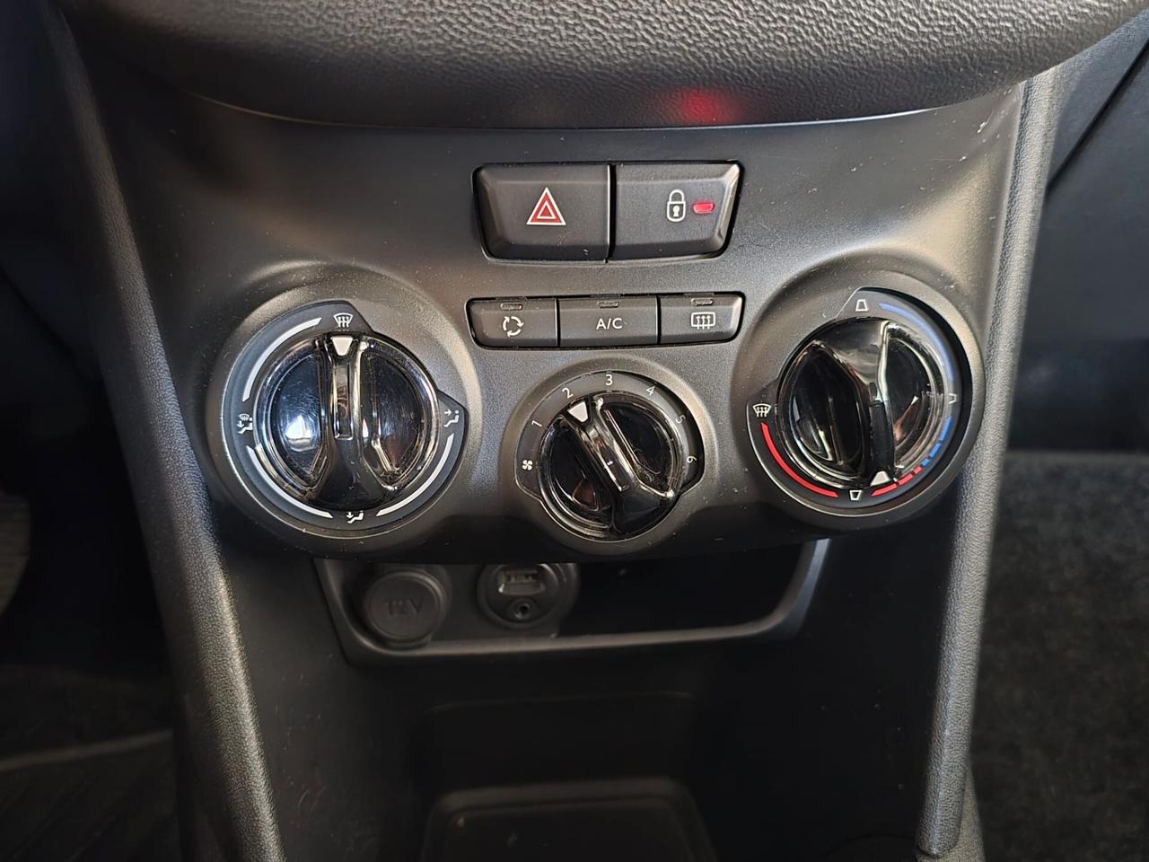 Peugeot 208 1.4 HDi 68 CV 5 porte Allure