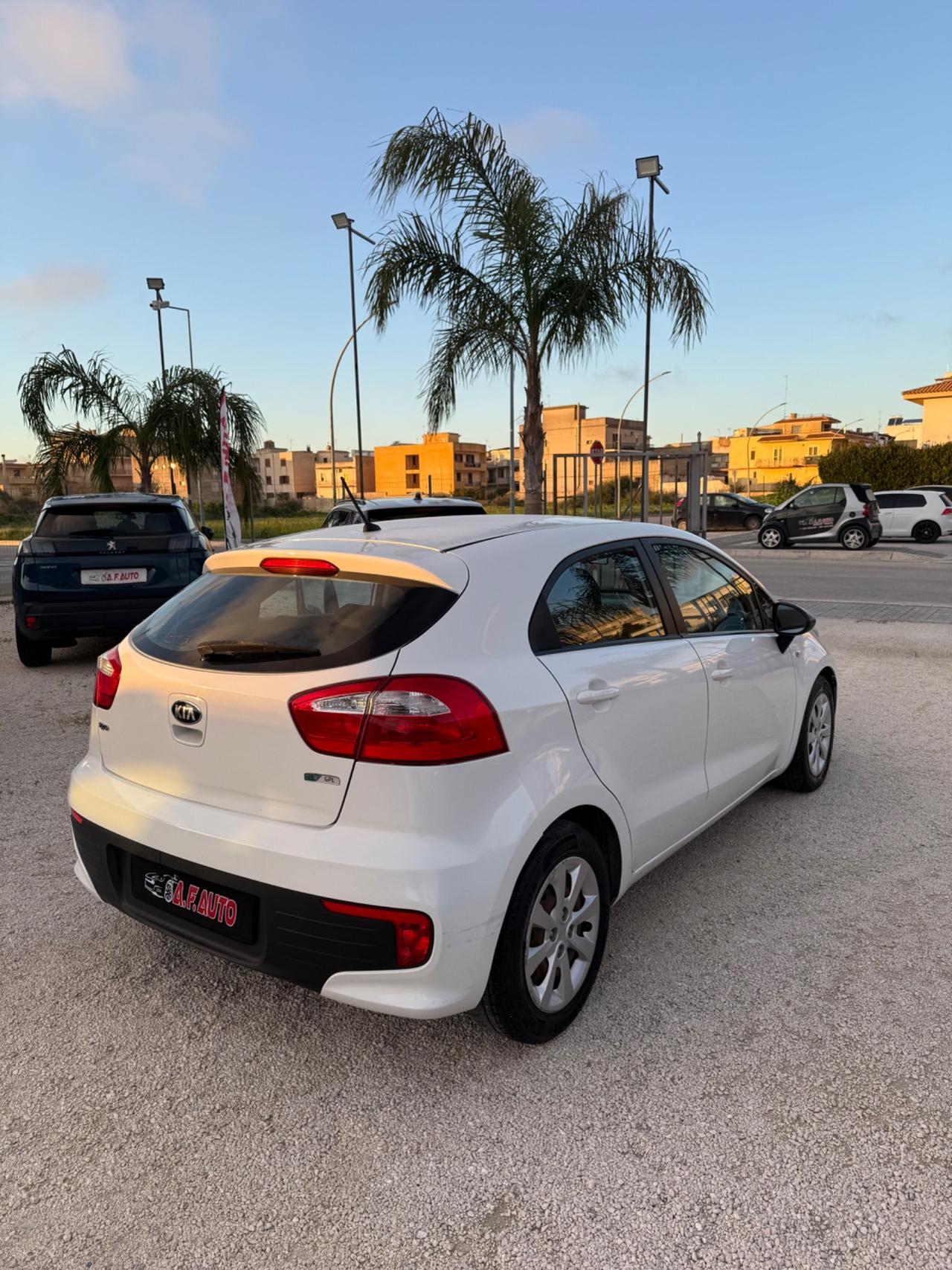 Kia Rio 1.2 CVVT 5p. Cool