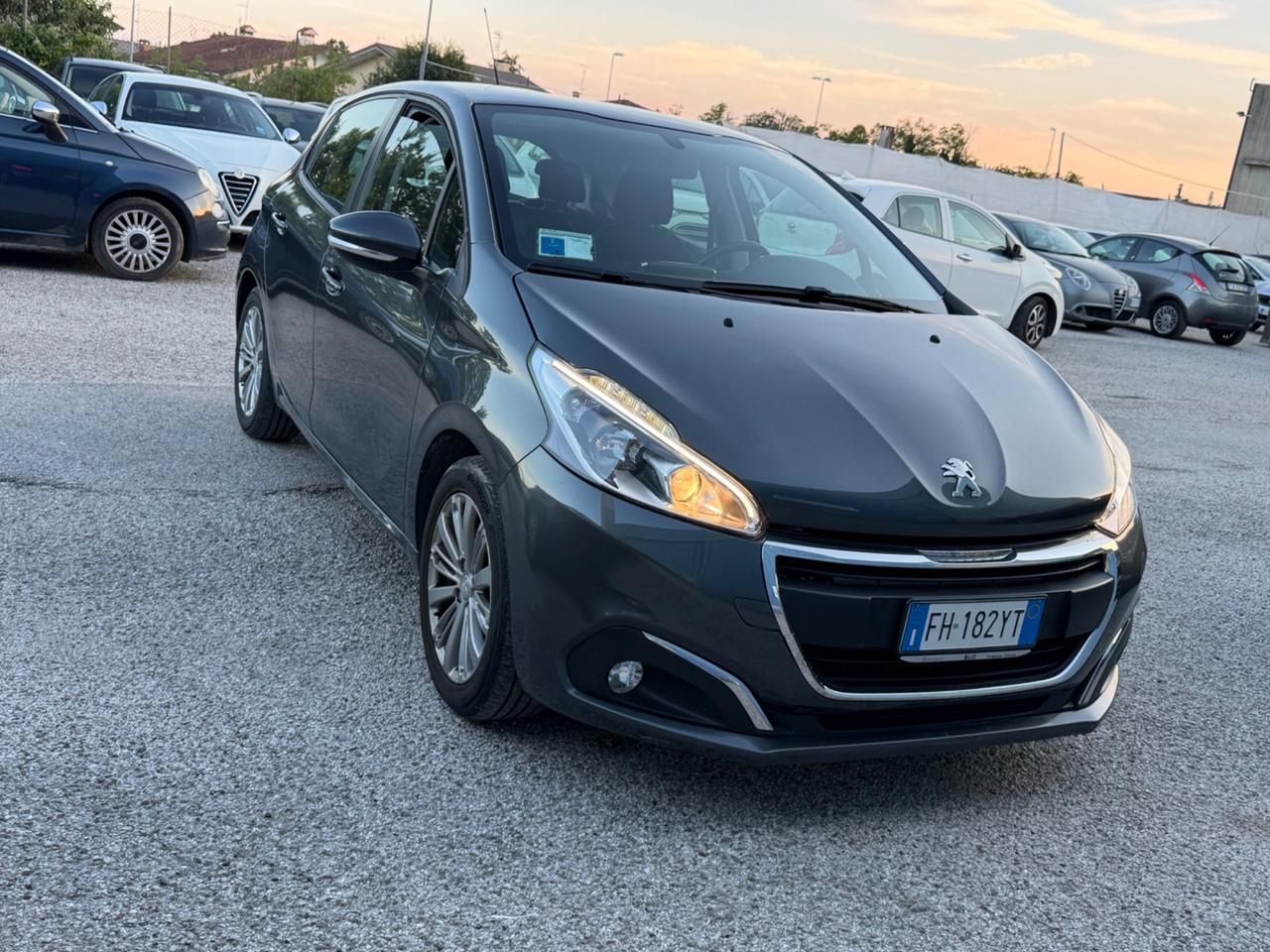 Peugeot 208 PureTech 82 5 porte Allure