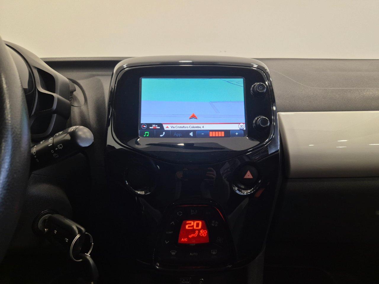 Toyota Aygo 5p 1.0 x-play aut. - NEOPATENTATI - Cam - Navi