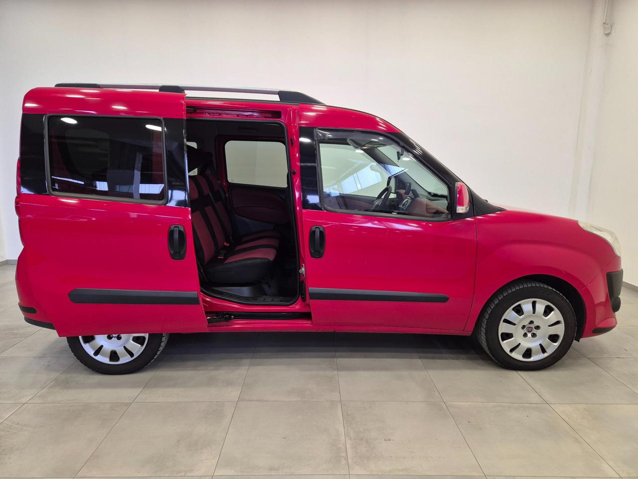 Fiat Doblo 1.6 mjt 16v Dynamic - UNIPROPRIETARIO - NEOPATENTATI - navi - sens. post.