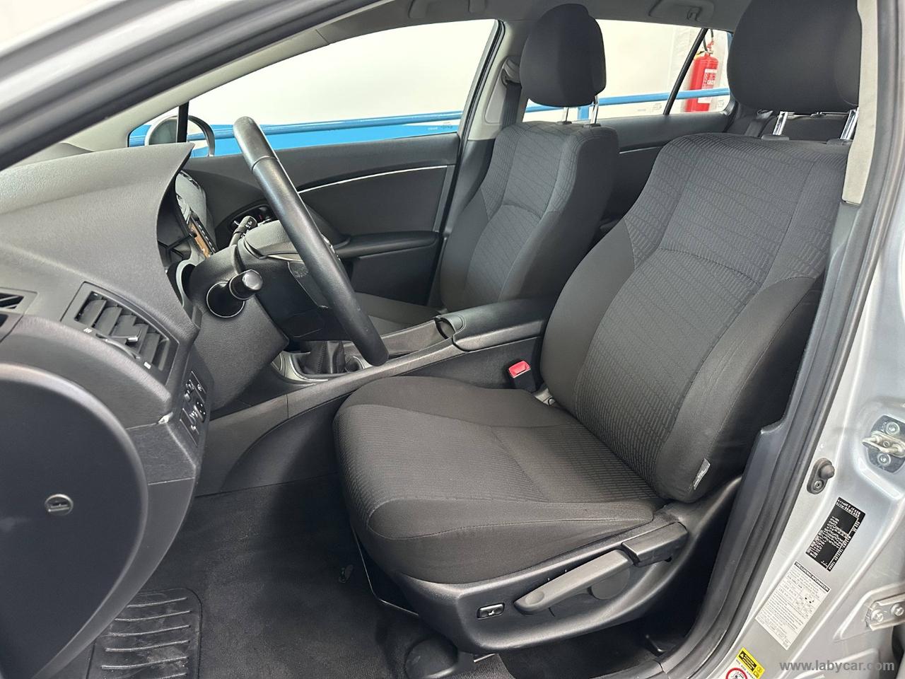 TOYOTA Avensis 2.0 D-4D Wagon Executive