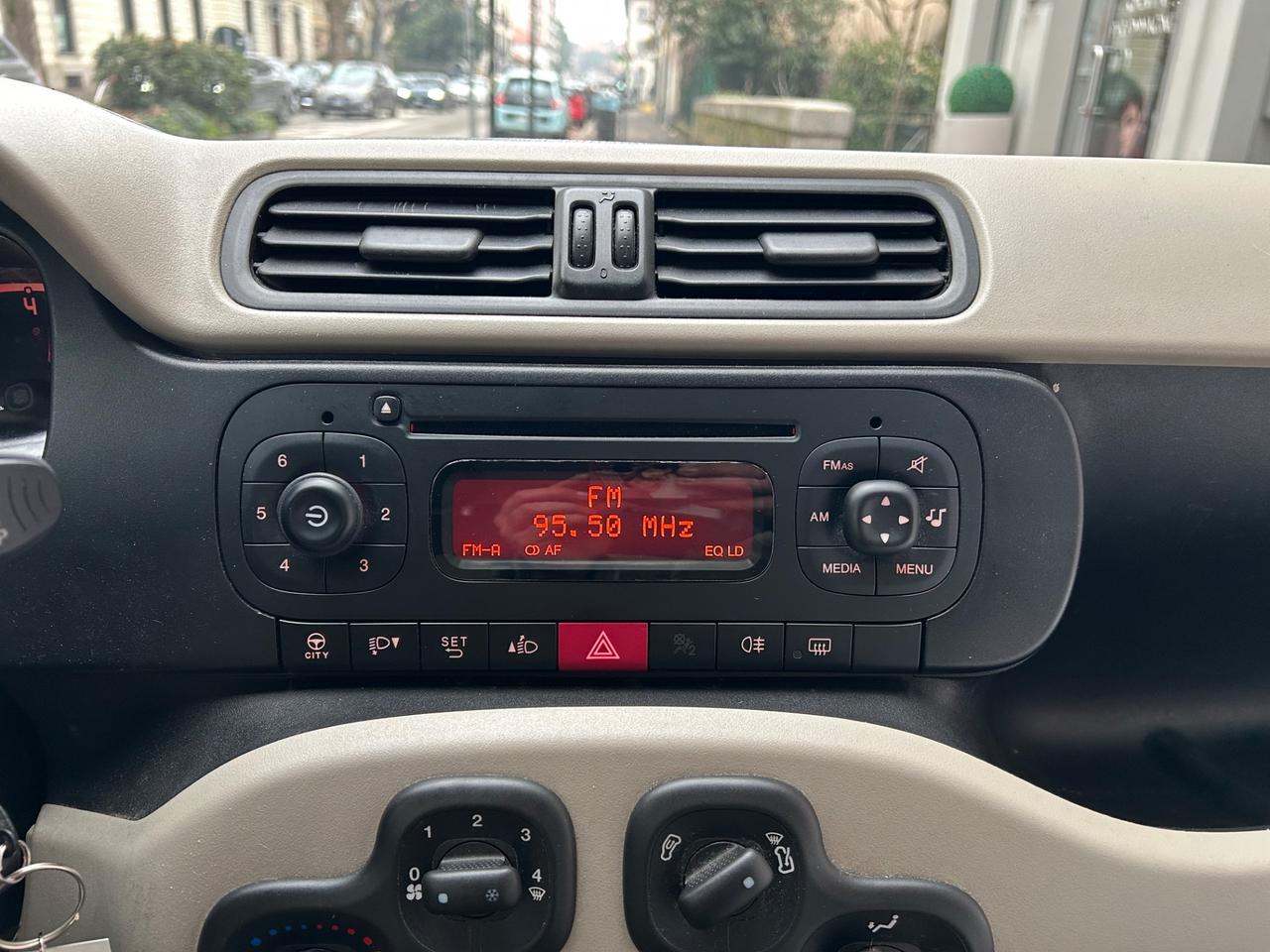 Fiat Panda 1.2 Lounge 69cv E6 70.000KM*NEOPATENTATI*